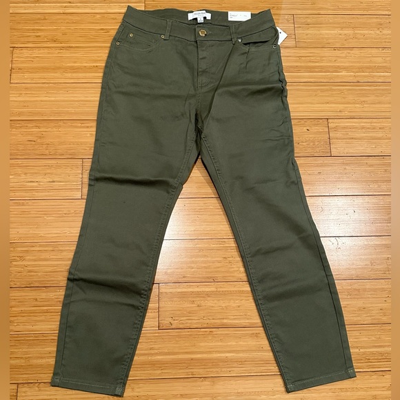 Ellen Tracy Skinny Capri Olive Green Size 8 - Picture 1 of 7